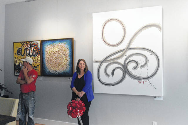 Fayetteville artist opens art supply store on College Avenue